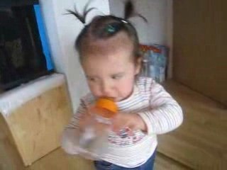 Angeline 14 mois et demi !! 011