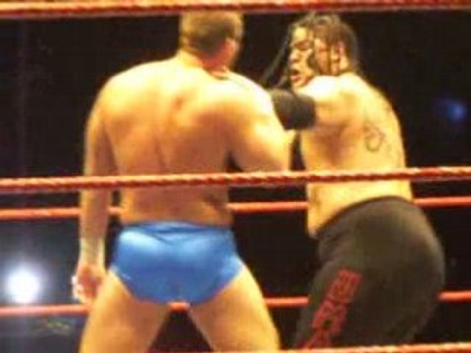 UMAGA vs dhSMITH-RAW GRANADA