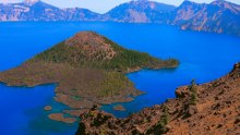 This Oregon Lake Feels Calm and Endless