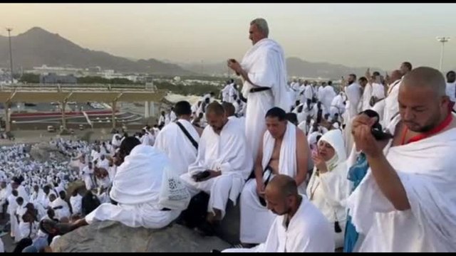 Più di 1,5 milioni di pellegrini al Monte Arafat per l'Hajj