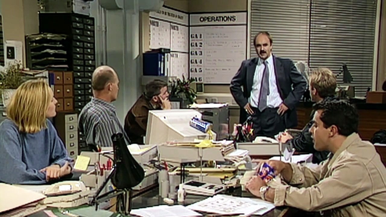 The.Thin.Blue.Line.S01E05.720p.AMZN.WEBRip.x264-GalaxyTV
