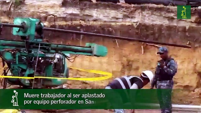Muere trabajador al ser aplastado por equipo perforador en Santiago