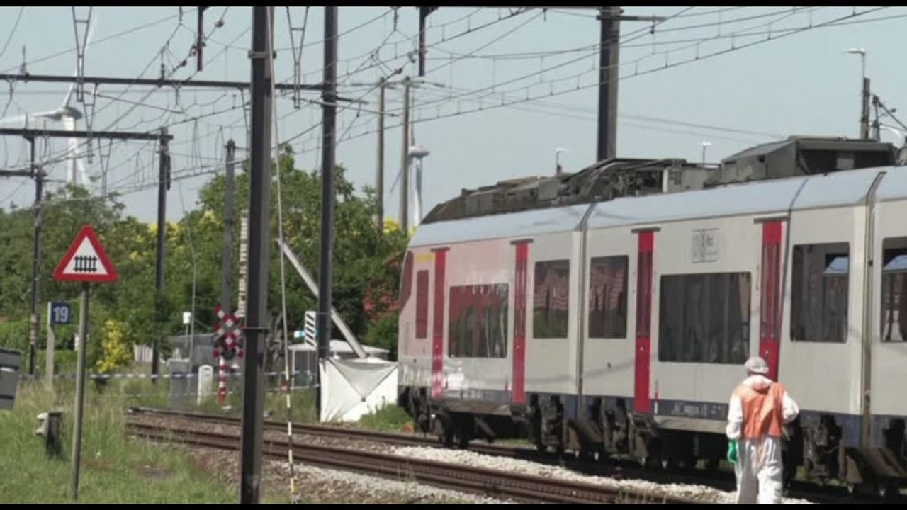 In Belgio scuolabus travolto da treno: 4 morti, fra loro 2 bambini