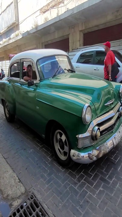 La Havane sur roues – Voitures classiques cubaines en action