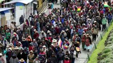Nuevos choques en protestas en Bolivia pese a que el presidente recorta su salario