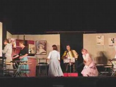 L'Accordéon par la troupe amateur Val'Rêveurs de Torcy