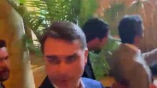 Flávio Bolsonaro deixa hotel em Washington e diz que vai para a Casa Branca