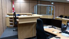 Délits de nature sexuelle : un ex-policier de Grand-Sault plaide non coupable