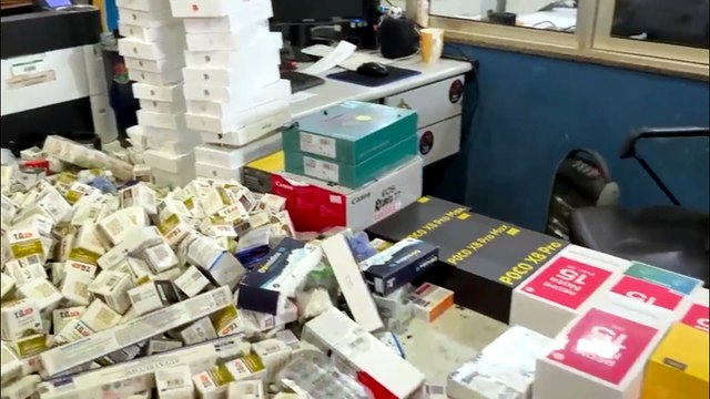 Receita Federal intercepta bagagem com R$ 1,3 milhão em emagrecedores e celulares