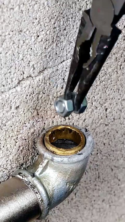 Easy Bolt Fix Every Plumber Uses 🛠️