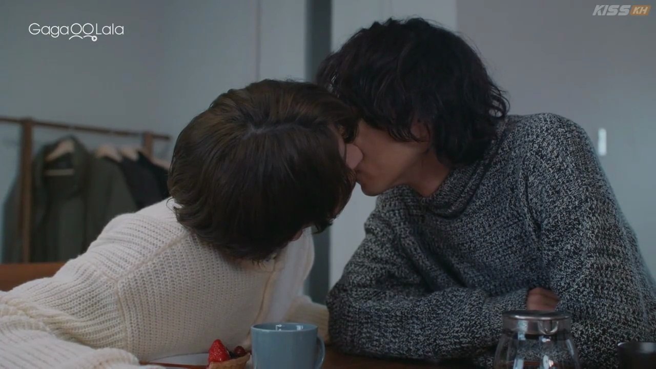 EP 8_L_FE! N SM_K_Y BL_E