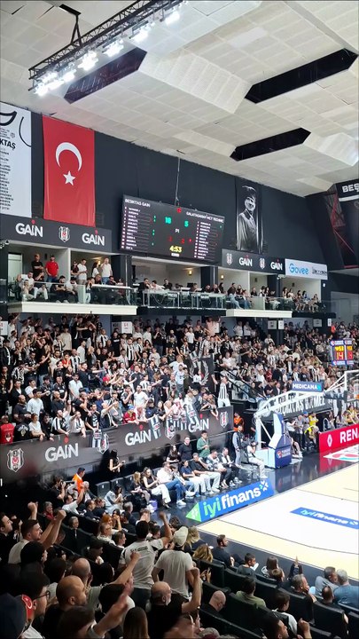 Tribünler 🏴🏳🦅 - Beşiktaş Gain 108-83 Galatasaray MCT Technic - Türkiye Sigorta Basketbol Süper Ligi Play Off Çeyrek Final 1. Maç