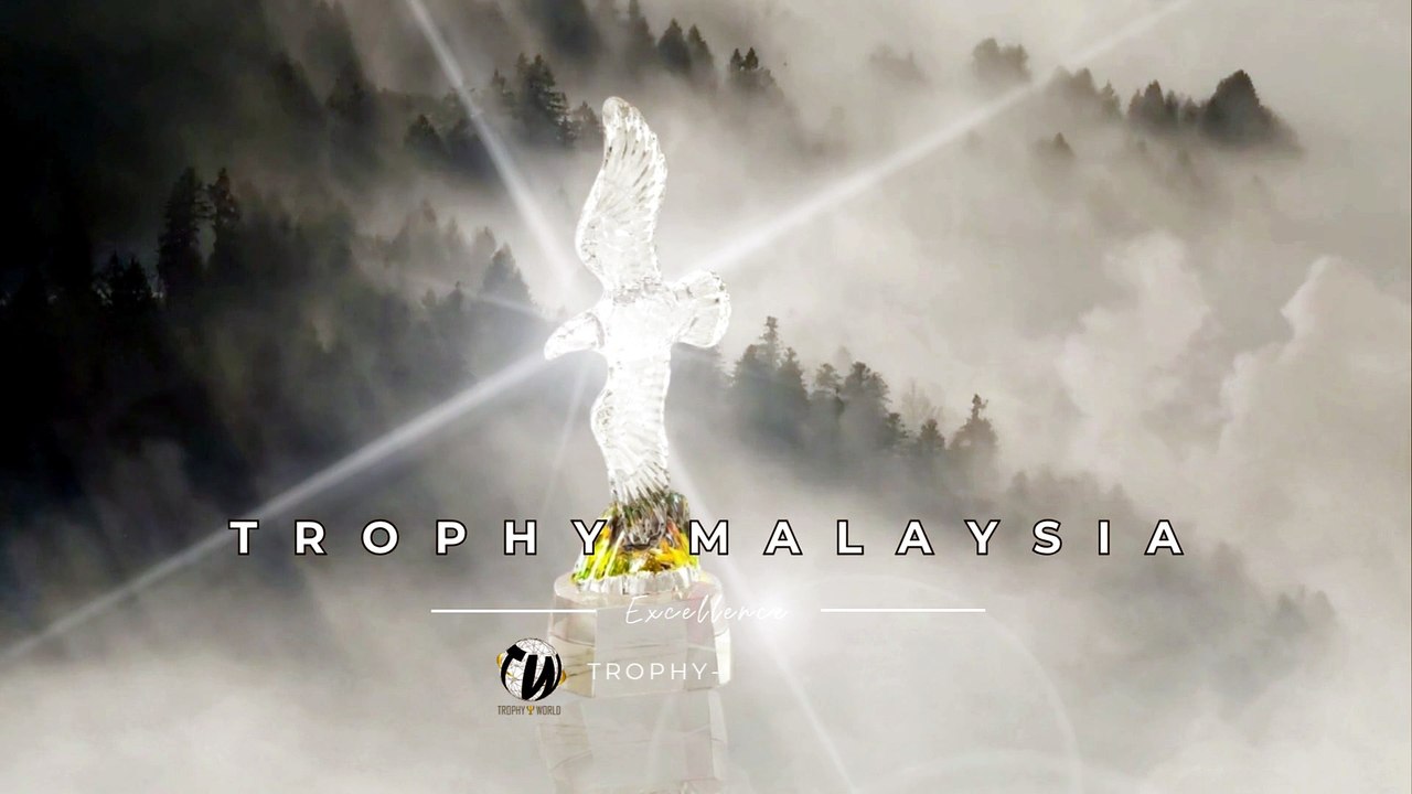 Eagle Crystal Trophies at Trophy-World Malaysia | Custom Trophies & Plaques Supplier