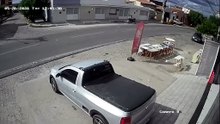 Barbeiro patoense perde celular e tenta localizar pessoas que encontraram o aparelho, no bairro Liberdade