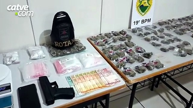 ROTAM apreende drogas, balanças e simulacro após denúncias de tráfico em Toledo