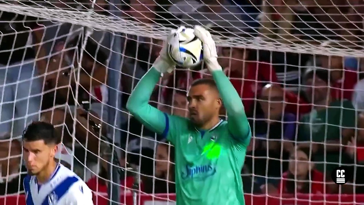 El camarógrafo lo logró en el último momento y captó al usuario del láser en 4K