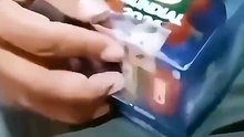Una compra callejera relacionada con el álbum del Mundial terminó convirtiéndose en un momento viral tras la inesperada sorpresa dentro de los sobres 📖😅.