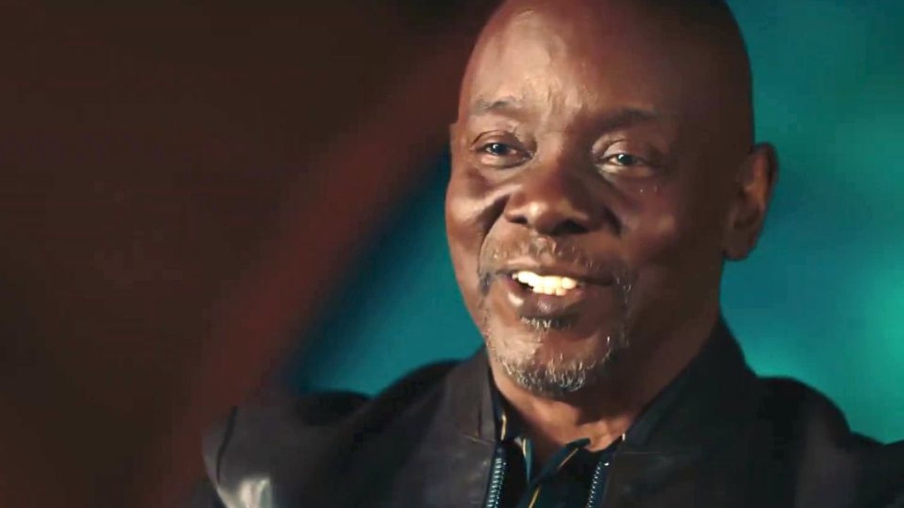 Earth, Wind & Fire: To Be Celestial vs. That's the Weight of the World Trailer OV