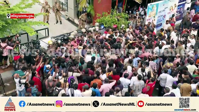 സിആർപിഎഫിന് നേരെ ഹെൽമെറ്റും കല്ലും കുപ്പിയുമെറിഞ്ഞ് സിപിഎം പ്രവർത്തകർ
