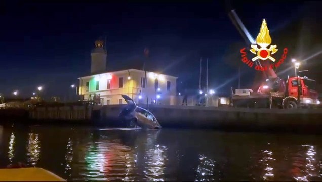 Cesenatico, auto finisce nel porto canale nella notte: muore una donna (27.05.26)