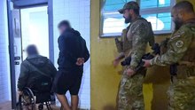 SOE conduz dois homens à Delegacia após abordagem com controle de drone próximo ao presídio em Cascavel