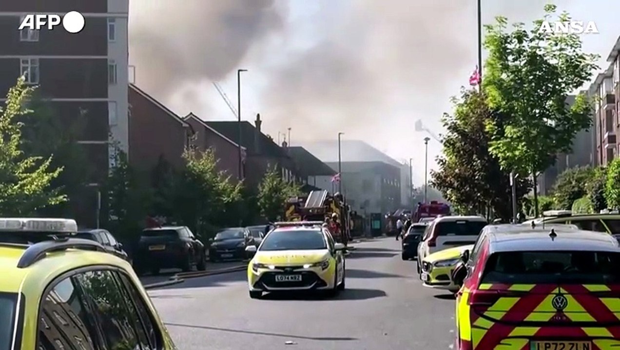 Incendio in negozio kosher in un quartiere ebraico di Londra