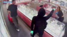 Rapina a Como, il video in cui i ventenni puntano la pistola contro la commessa e rompono tutto