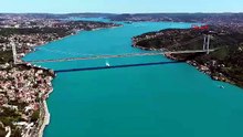 İstanbul Boğazı turkuaz renge büründü