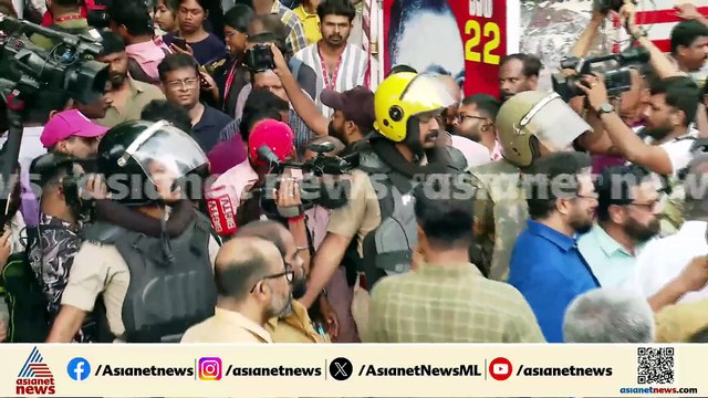 ADGP എച്ച്.വെങ്കിടേഷ് നടത്തിയ ചർച്ചയും വിഫലം; പൊലീസിനെ കടത്തിവിടില്ലെന്ന് സിപിഎം