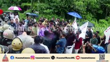 സിഎംആർഎൽ കേസിലെ പരാതിക്കാരനായ ഷോൺ ജോർജിന്റെ വീട്ടിലേക്ക് ഡിവൈഎഫ്ഐ പ്രതിഷേധം
