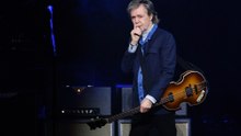 Sir Paul McCartney has compared Taylor Swift's worldwide fame to the fan frenzy of Beatlemania