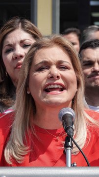 Maru Campos se presenta ante la FGR y encabeza un acto político con la oposición