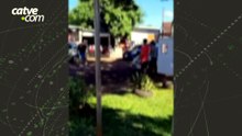 Vídeo: suspeito atira contra policiais, é baleado e cai de telhado