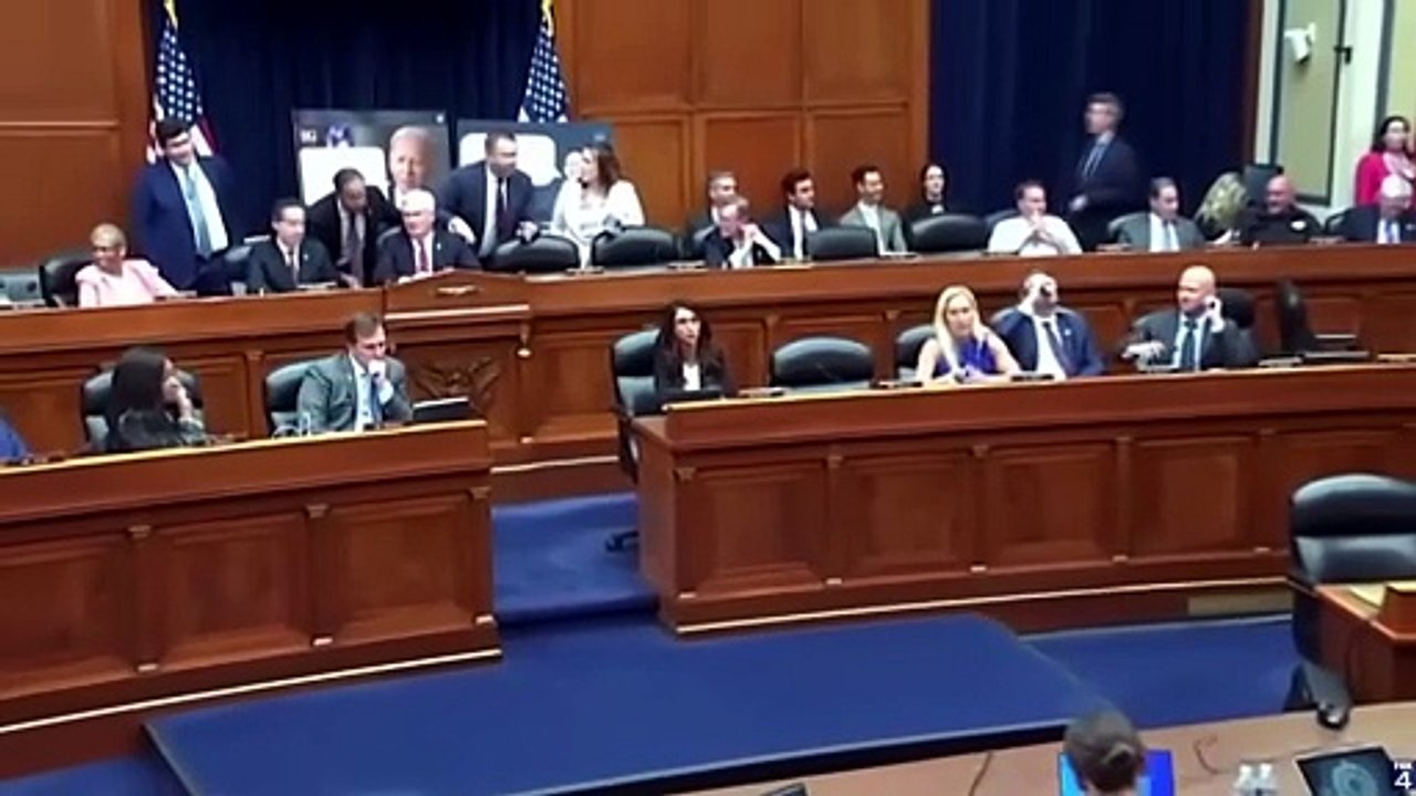 Lady BRAWL in Congress - video Dailymotion