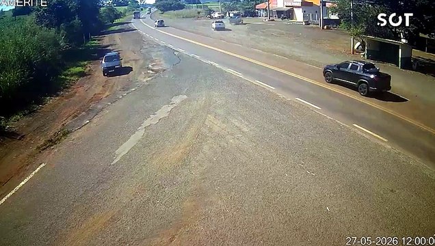 Casal de idosos morre em grave acidente entre carro e caminhões na BR-369, em Jandaia do Sul