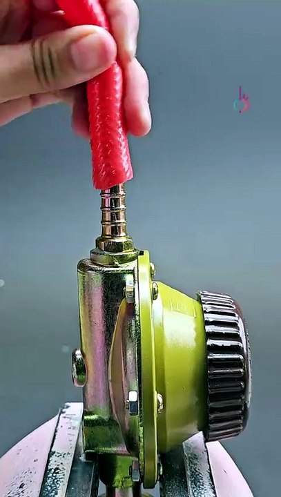 Quick and easy pipe securing method🛠️