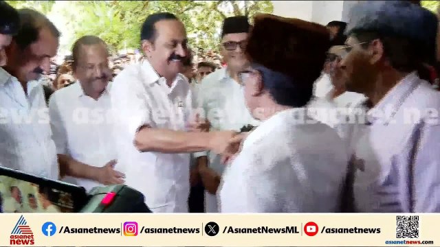 ഈദ് ആശംസകൾ നേരാൻ മുഖ്യമന്ത്രി വി ഡി സതീശൻ പാണക്കാട്