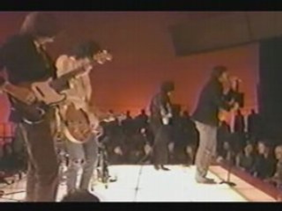 The strokes - meet me in the bathroom (live on mtv)