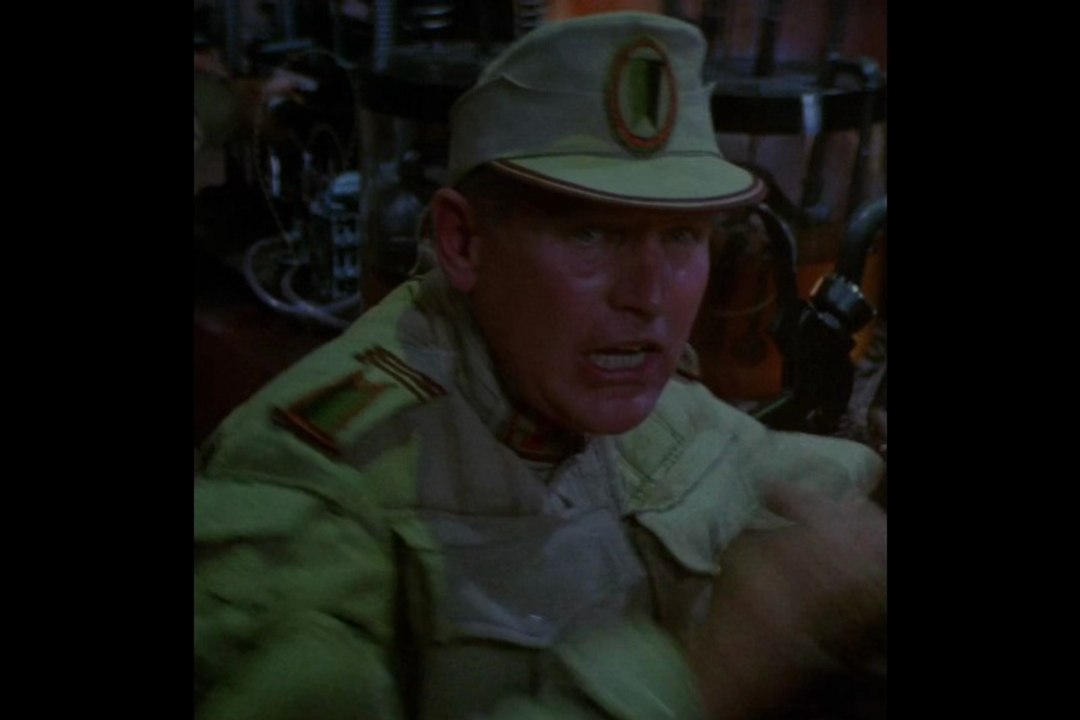 Uncredited Actor Who Resembles Donald Trump In Dune (1984)?