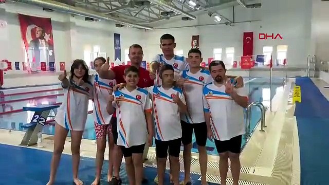 Engelleri yüzerek aşan minik Ada Türkiye şampiyonluğuna kulaç attı!
