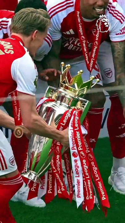 Après 22 ans d’attente, Arsenal est champion de Premier League !