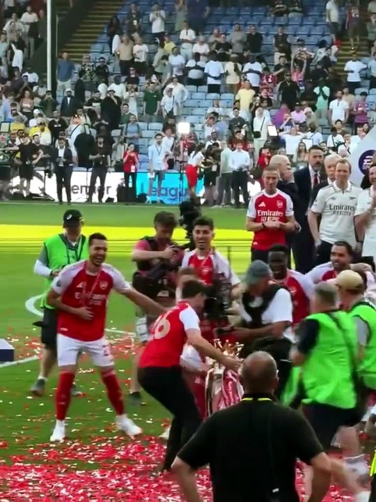 Arsenal et Arteta remportent le trophée de Premier League