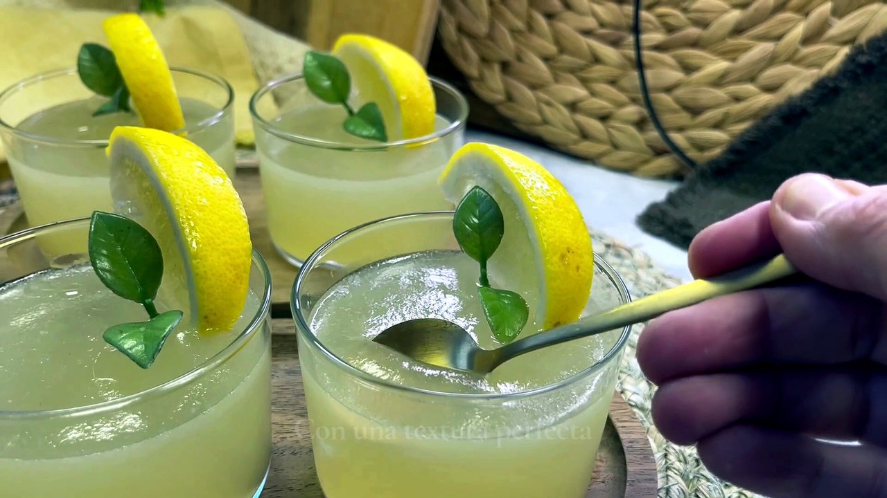 Gelatina de limón casera