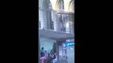 Un homme blesse trois personnes à l'a*me blanche dans une gare près de Zurich - Le suspect, un Suisse de 31 ans, a pu être arrêté par la police