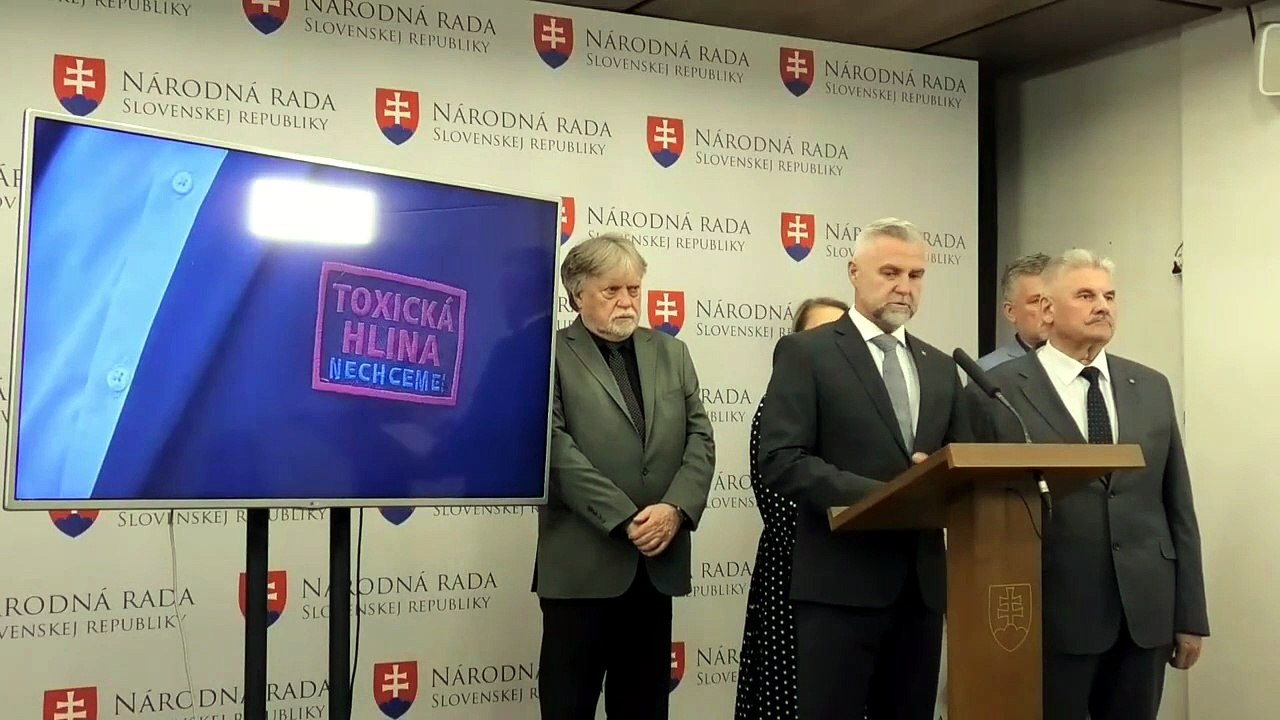 ZÁZNAM: Gašpar trvá na tom, že Hlina nevhodným oblečením porušil rokovací poriadok