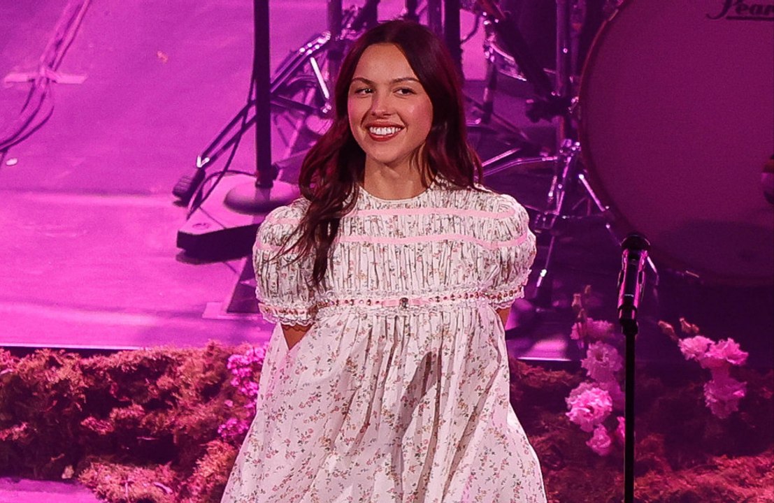 Olivia Rodrigo kritisiert 'verstörende' Reaktion auf ihr Babydoll-Kleid