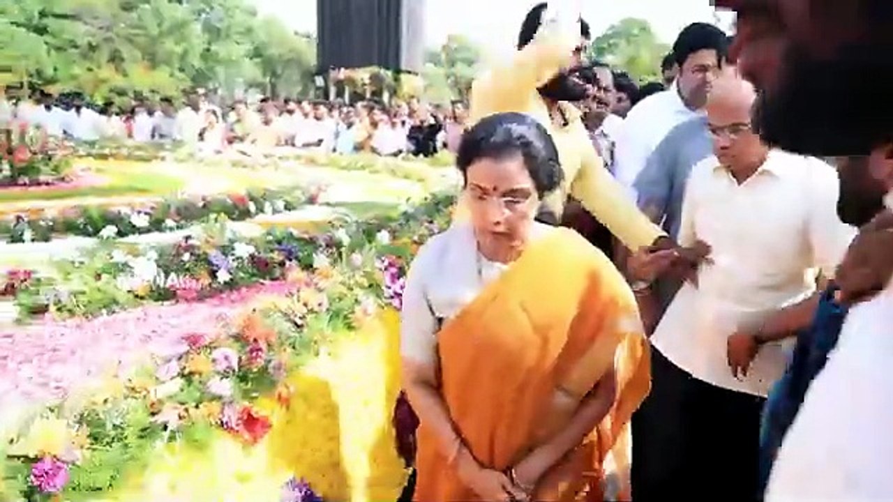 Nara Bhuvaneshwari & Daggubati Purandeswari Family Visuals @ NTR Ghat