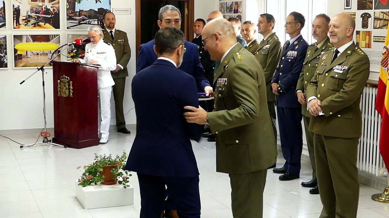 ENTREGA CONDECORACIONES