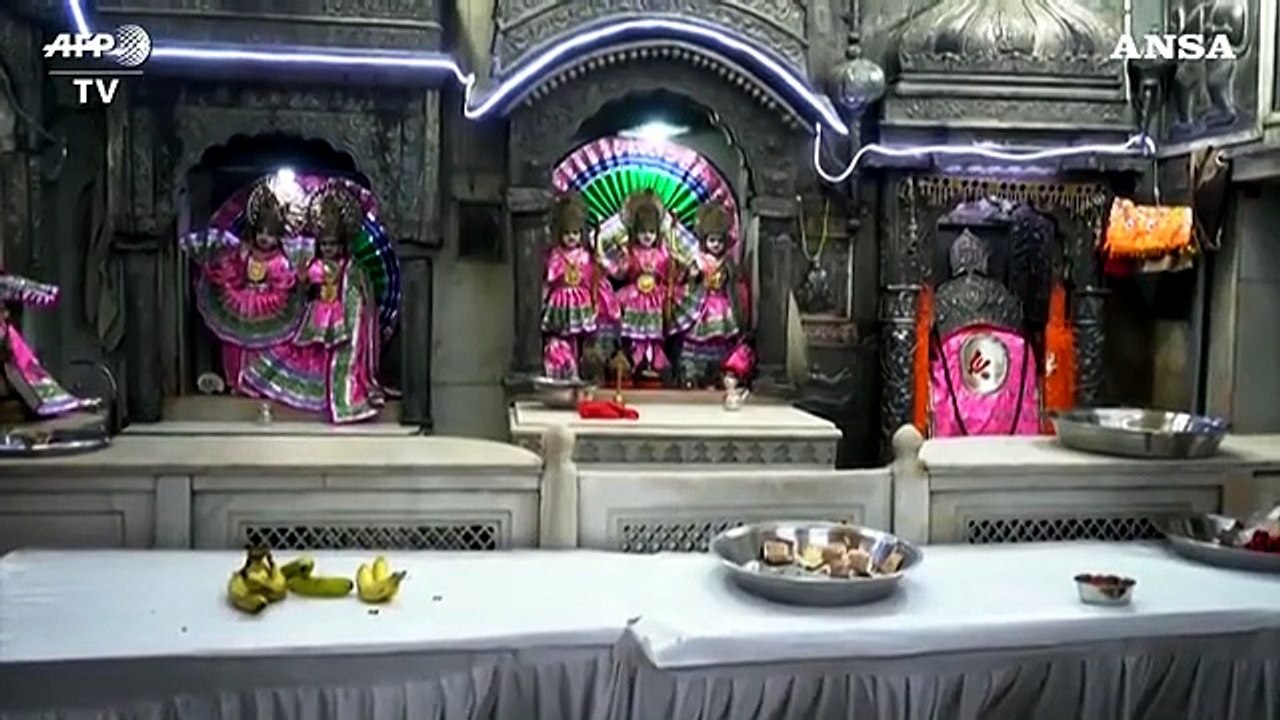 Coronavirus, l'India riapre i luoghi di culto nonostante i contagi in aumento