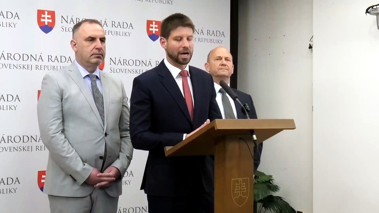 ZÁZNAM: Opozícia chce vedieť, ako presne bude L. Kamenický riešiť spor so Slovnaftom